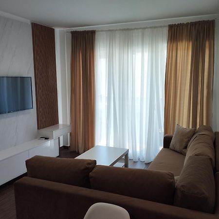 Apartment With Pool Veliko Gradiste Exterior photo